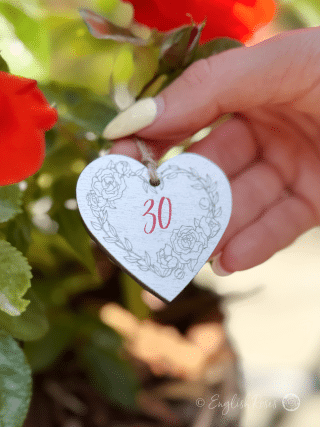 Small White hanging heart-shaped wooden gift tag keepsake saying '30' - Eco-friendly gift wrap from English Roses