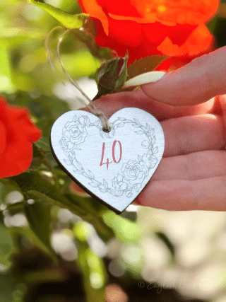 Small White hanging heart-shaped wooden gift tag keepsake saying '40' - Eco-friendly gift wrap from English Roses