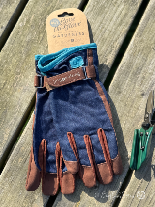 Burgon and Ball Gardening Gloves Love the Glove Ladies Denim 2